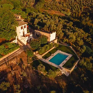 https://podere-di-montecchio-colleramole.it-tuscanyhotel.com